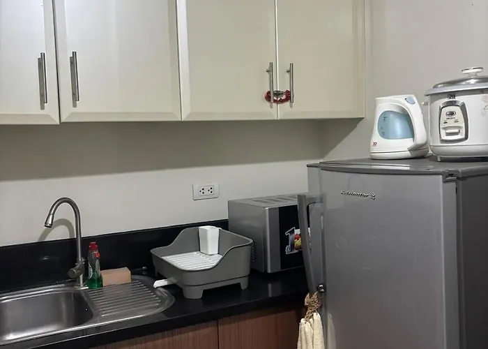 2b Family Suite-150 Newport Boulevard Hotel *