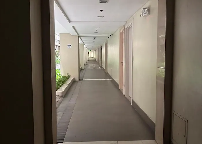 2b Family Suite-150 Newport Boulevard Manila