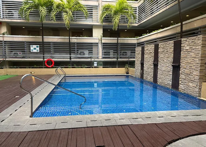 2b Family Suite-150 Newport Boulevard *